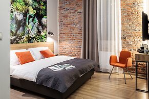 Art & Garden Residence