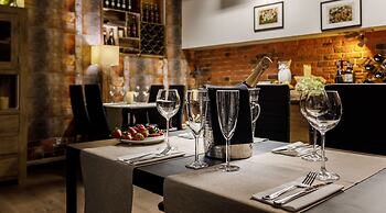 Art & Garden Residence