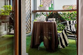 Art & Garden Residence