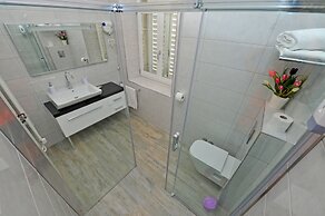 Nirvana Luxury Rooms