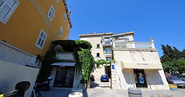 Nirvana Luxury Rooms