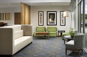 Holiday Inn Express & Suites Altoona by IHG