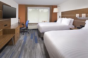 Holiday Inn Express & Suites Altoona by IHG