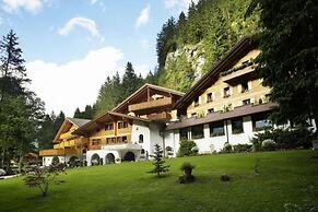 Waldhotel Doldenhorn