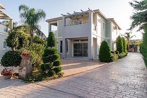 Mamfredas Luxury Resort