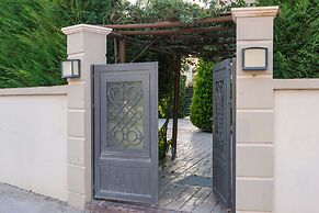 Mamfredas Luxury Resort