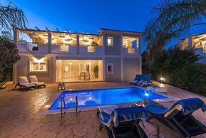 Mamfredas Luxury Resort