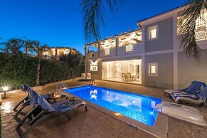 Mamfredas Luxury Resort