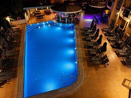 Club Karakas Apart