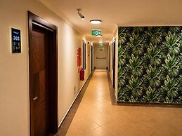 Club Karakas Apart