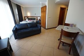 Club Karakas Apart
