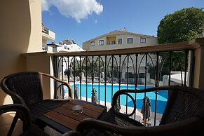 Club Karakas Apart