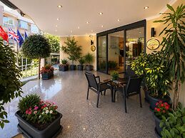 Club Karakas Apart