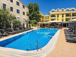 Club Karakas Apart