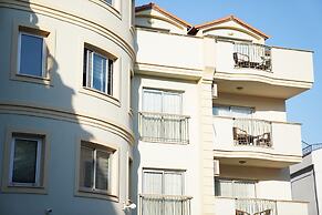 Club Karakas Apart