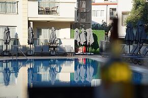 Club Karakas Apart