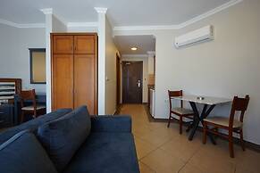 Club Karakas Apart
