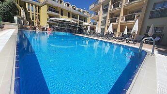 Club Karakas Apart