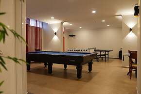 Club Karakas Apart