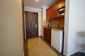 Club Karakas Apart