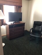 Cloverdale Wine Country Inn & Suites
