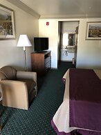 Cloverdale Wine Country Inn & Suites