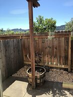 Cloverdale Wine Country Inn & Suites
