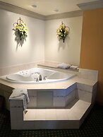 Cloverdale Wine Country Inn & Suites