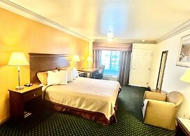 Cloverdale Wine Country Inn & Suites
