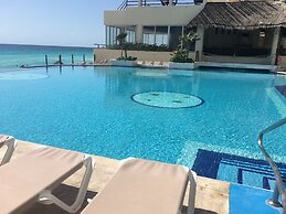 Cancun Plaza Condo