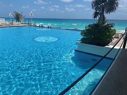 Cancun Plaza Condo