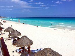 Cancun Plaza Condo