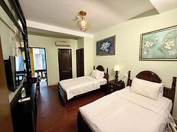 Halo Hotel