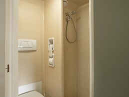 B&B HOTEL Rostock-Broderstorf