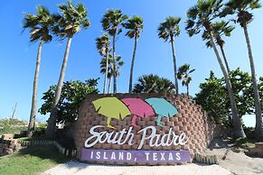 La Isla Condominiums by Cheap Getaway