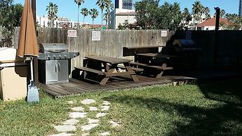 La Isla Condominiums by Cheap Getaway