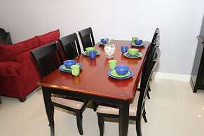 La Isla Condominiums by Cheap Getaway