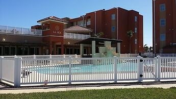 La Isla Condominiums by Cheap Getaway