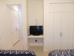 La Isla Condominiums by Cheap Getaway