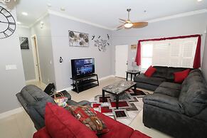 La Isla Condominiums by Cheap Getaway