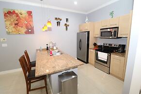 La Isla Condominiums by Cheap Getaway