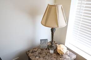 La Isla Condominiums by Cheap Getaway