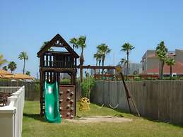 La Isla Condominiums by Cheap Getaway