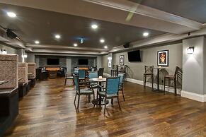 Chateau Nova Yellowknife