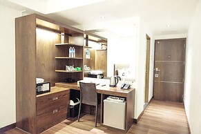 Clover Suites Royal Lake Yangon