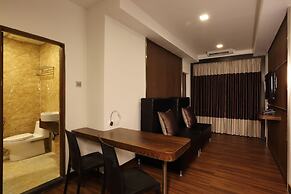 Clover Suites Royal Lake Yangon