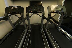 Clover Suites Royal Lake Yangon