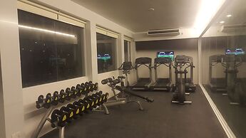 Clover Suites Royal Lake Yangon