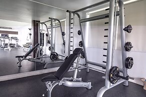 Clover Suites Royal Lake Yangon