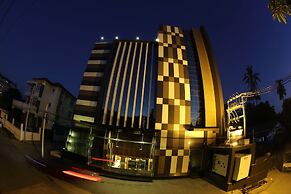 Clover Suites Royal Lake Yangon